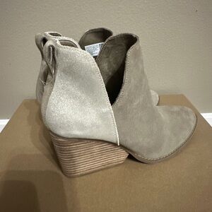 Toms Light Brown Ankle Booties